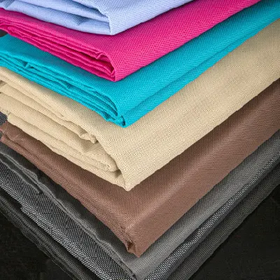 Tissus de maille de vinyle de polyester de revêtement de PVC Teslin coloré de PVC pour le tapis de cheval de napperon de table