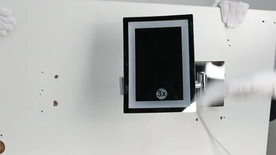 Miroir de maquillage de grossissement LED 3X pour vanité de salle de bain carrée fixée au mur
